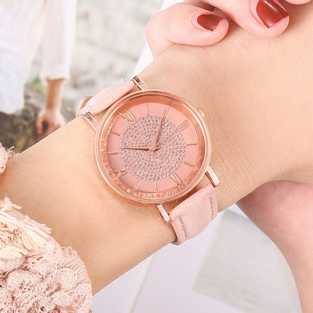 Waterproof Round Dial Wristwatch Casual Exquisite Ladies Watch Quartz Watch