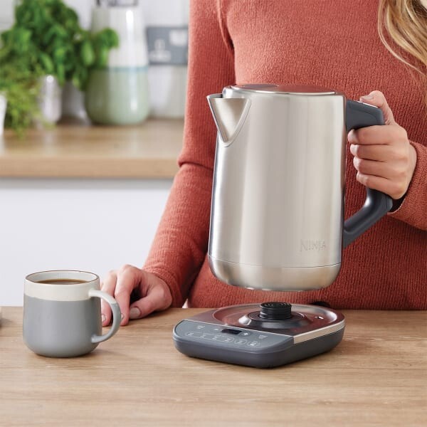 Ninja Stainless Steel Perfect Temperature Kettle, Rapid Boil – [KT201UKREF]