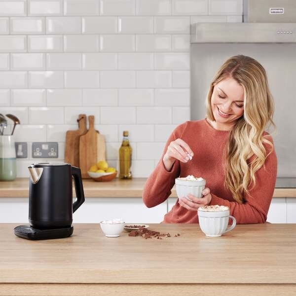 Ninja Black Perfect Temperature Kettle, Rapid Boil – [KT200UKREF]