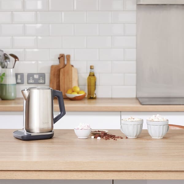 Ninja Stainless Steel Perfect Temperature Kettle, Rapid Boil – [KT201UKREF]